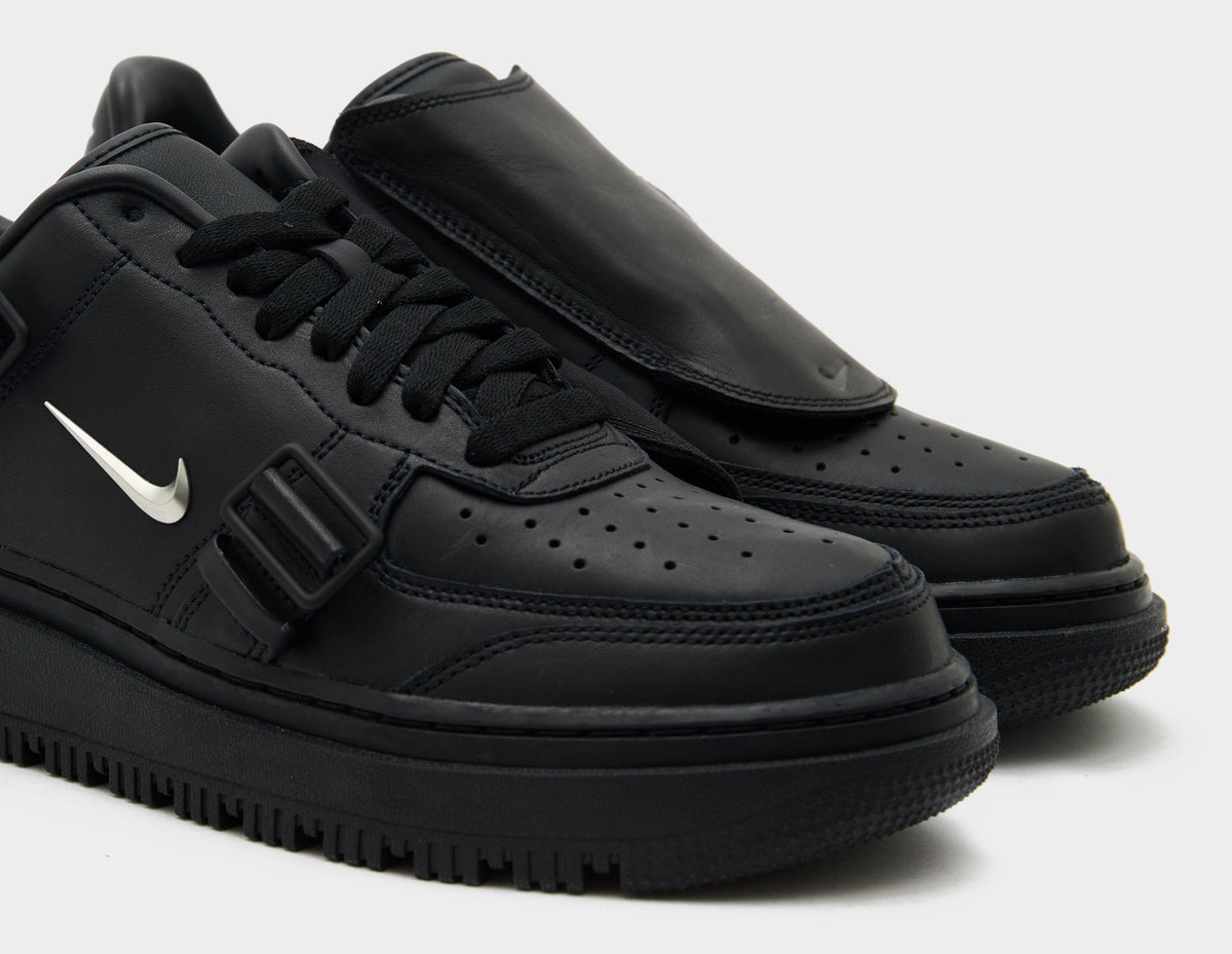 Nike Air Force 1 LX