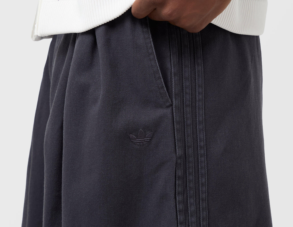 adidas Originals Premium Pleated 3-Stripes Jorts