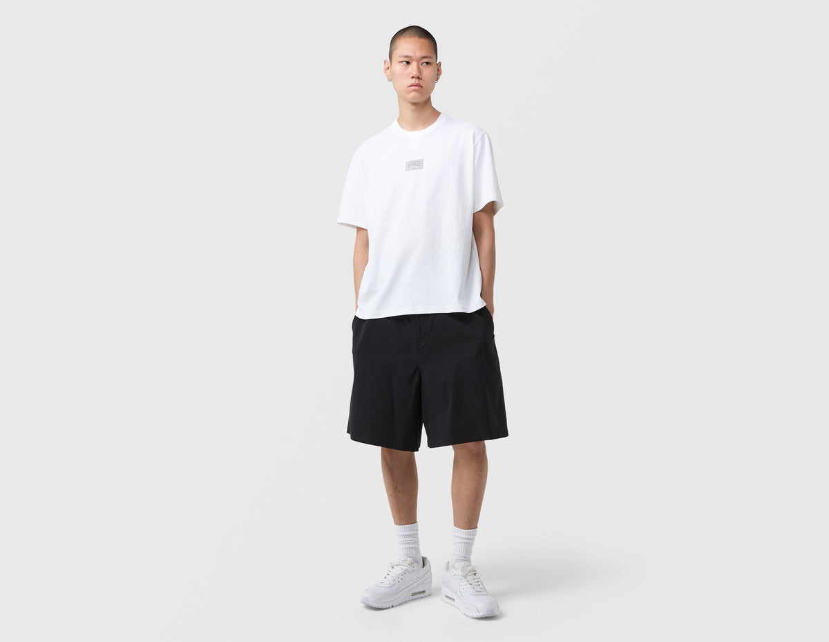 Nike Sportswear Premium Essentials Patch T-Shirt