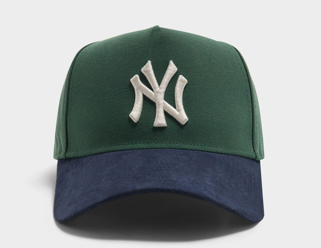 New Era MLB New York Yankees Faux Suede 9FORTY E-Frame Cap